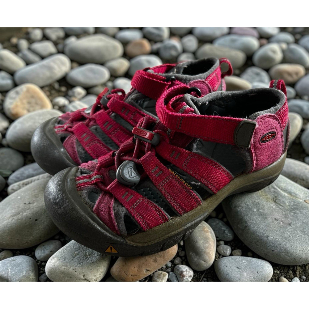 Keen Newport Pink Rugged Sandals Sz 12 Outdoor Quick Dry Shoes Quick Straps